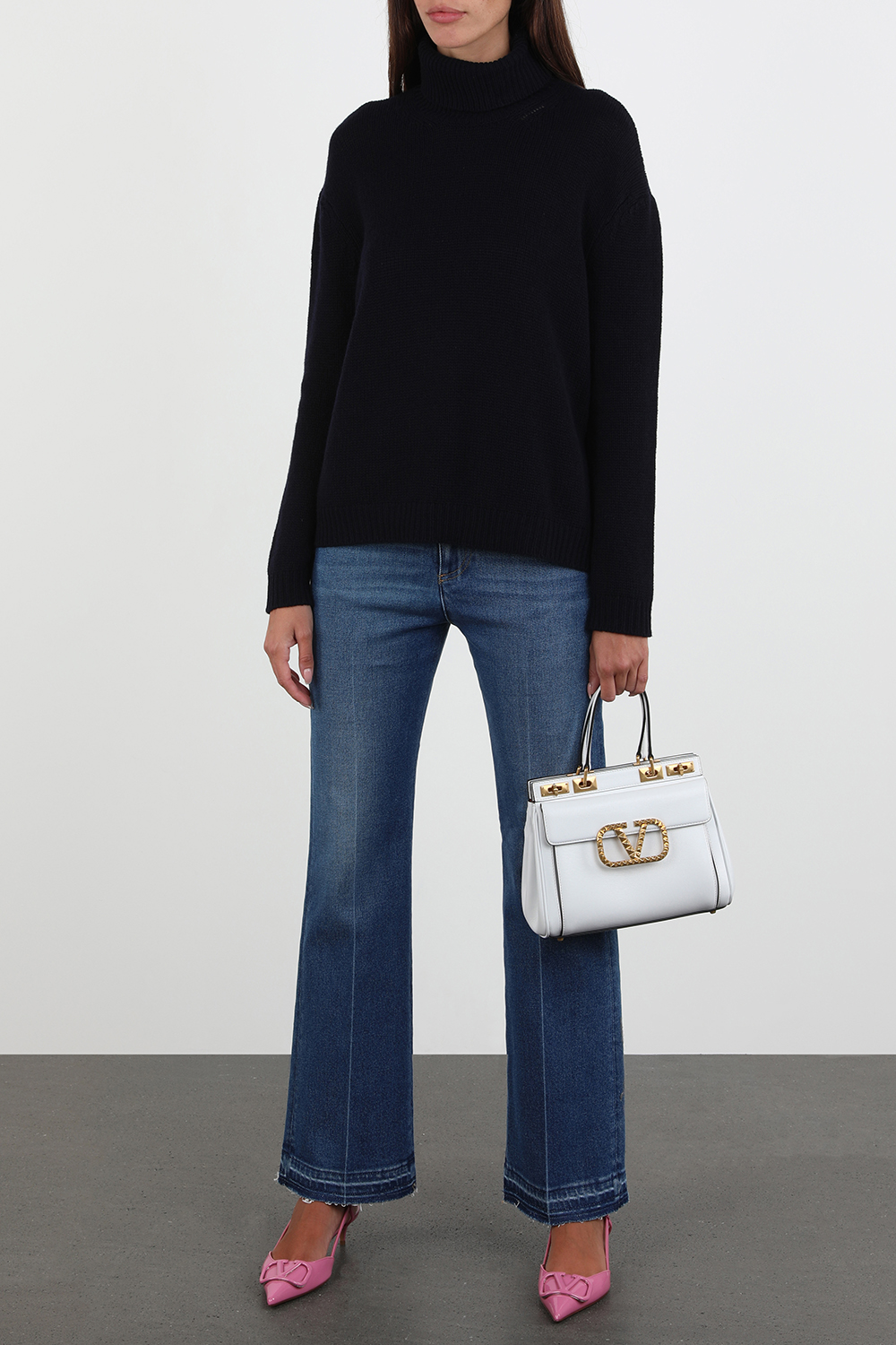 מכנסי גי'נס בגזרה ישרה בשטיפה בינונית